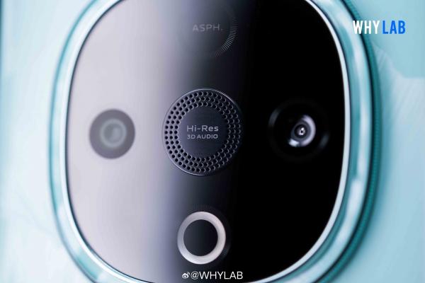 vivo Y300 5G: difuzorul din spate revine, integrat în insula camerelor