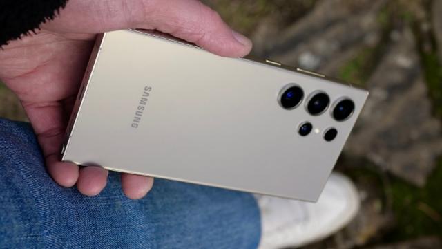 <b>Samsung pregătește Galaxy S25 pentru un nou record de vânzări; Obiectiv: 37 de milioane de unități în 2025</b>Samsung își continuă succesul cu seria Galaxy S24, care a înregistrat vânzări remarcabile în 2024, și deja își fixează ținte și mai ambițioase pentru viitorul Galaxy S25. Potrivit unui raport publicat de The Elec, gigantul sud-coreean intenționează să..