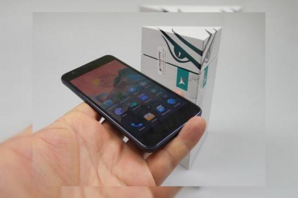 Allview V2 Viper Unboxing + concurs: un soi de "iPhone 6 lite" scos dintr-o cutie sub formă de prismă (Video)